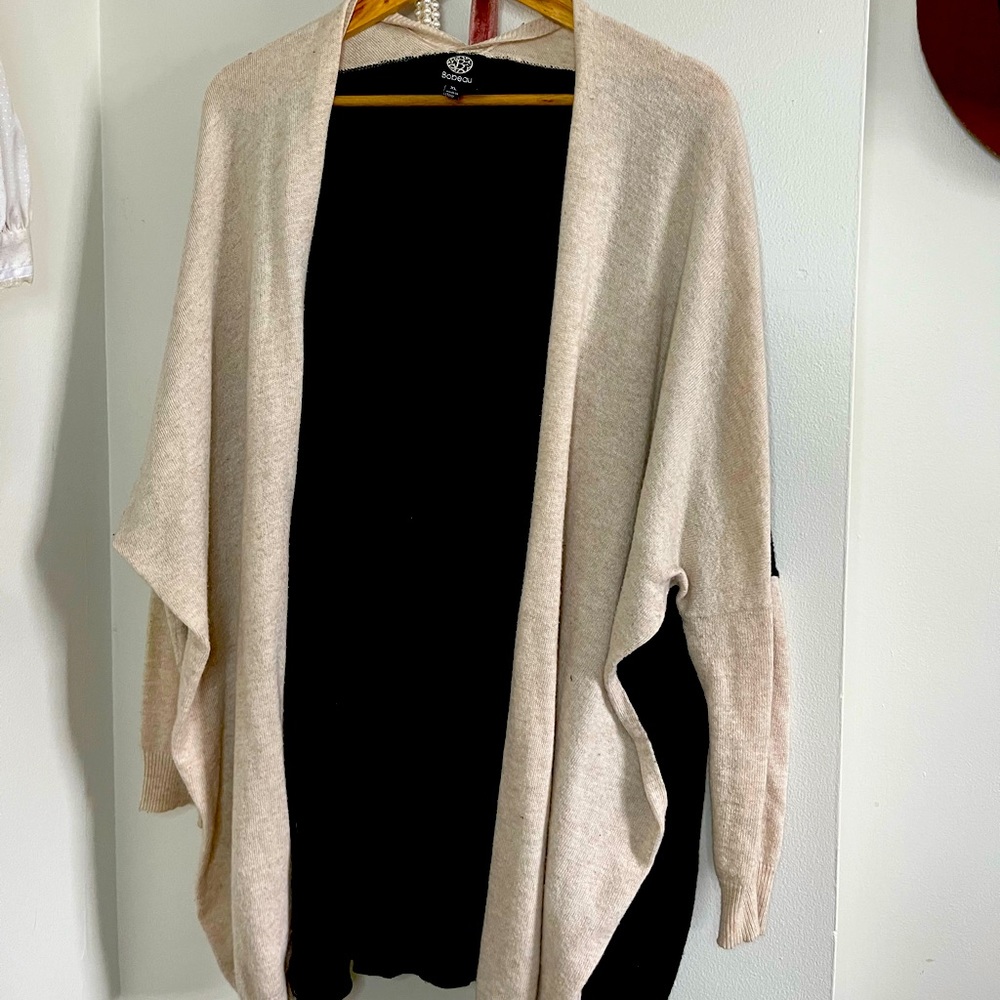 Color blocked viscose and rabbit hair cardigan. Brand is Bobeau and is an XL.